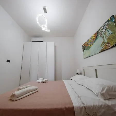 The Door Saturday Appartement Naples
